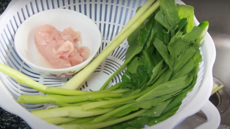Ingredients for chicken porridge for children