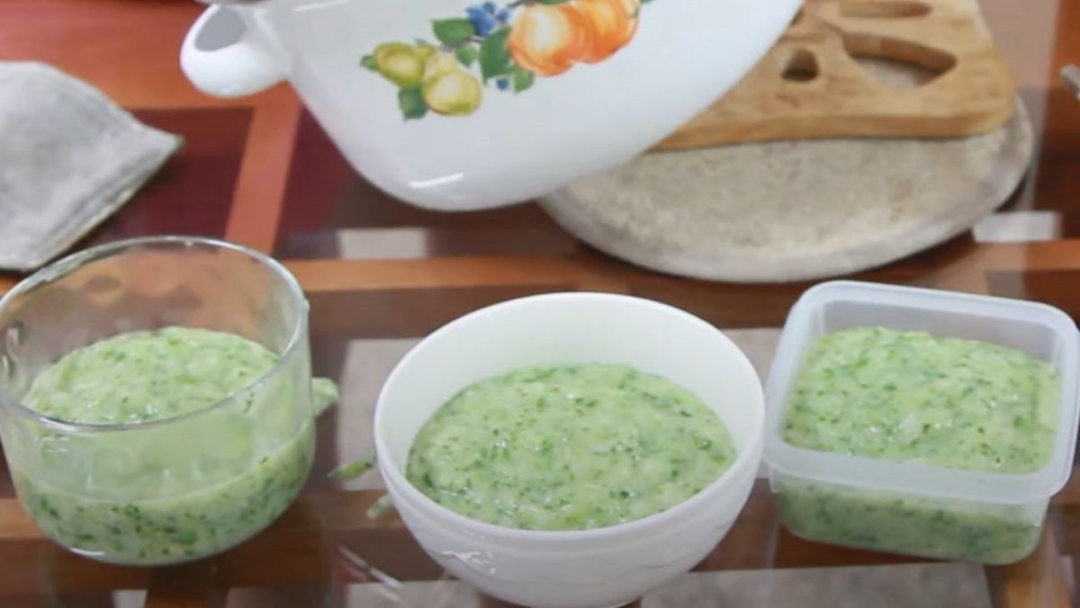 4 simple and nutritious ways to cook chicken porridge for babies 28 Chicken gourd porridge for weaning