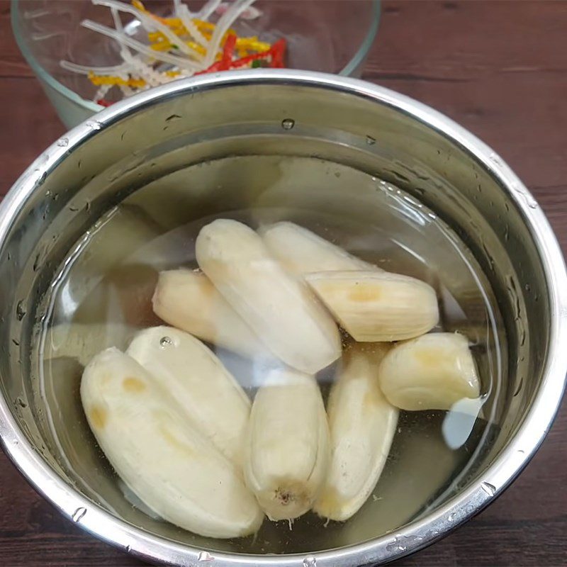 Step 1 Prepare the ingredients for Steamed Banana with Cassava Dessert