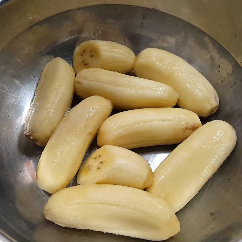 Step 1 Prepare the ingredients for Steamed Banana with Cassava Dessert