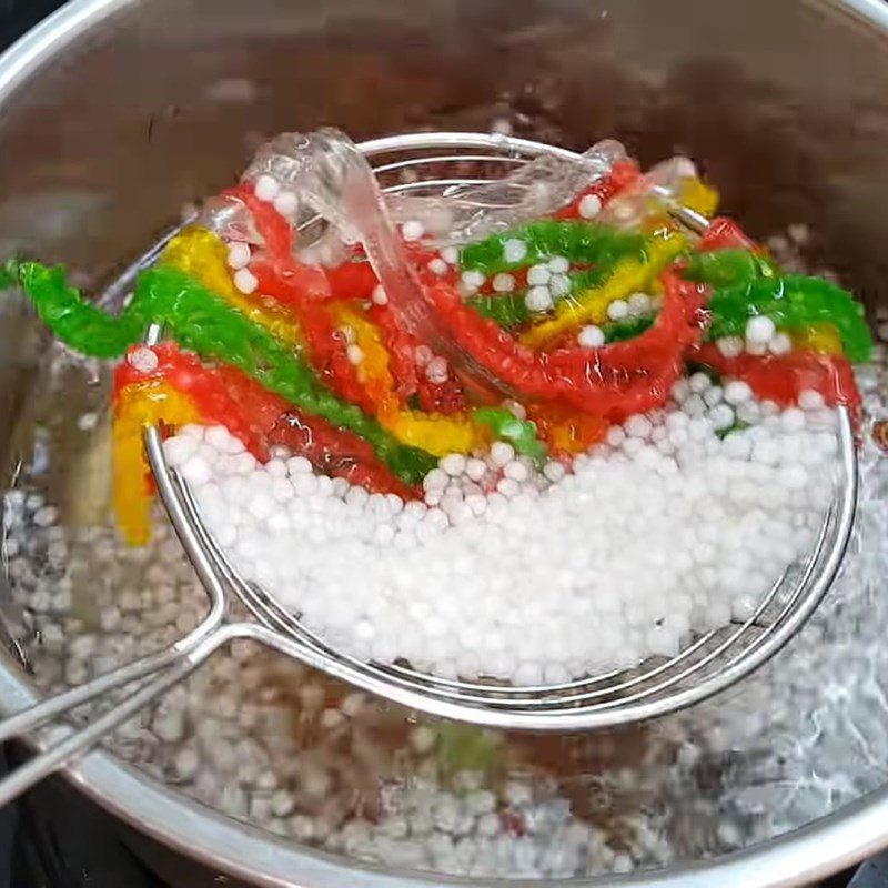 Step 1 Prepare the ingredients for Steamed Banana with Cassava Dessert