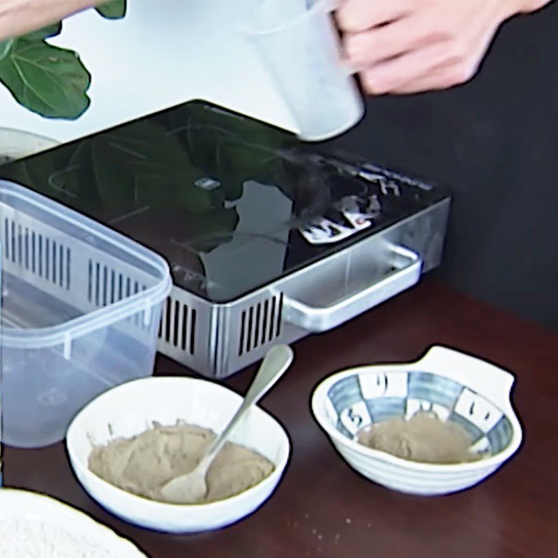Step 3 Making grass jelly Melon jelly