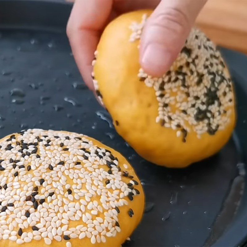 Step 7 Fry the cake Pumpkin cake with peanut filling