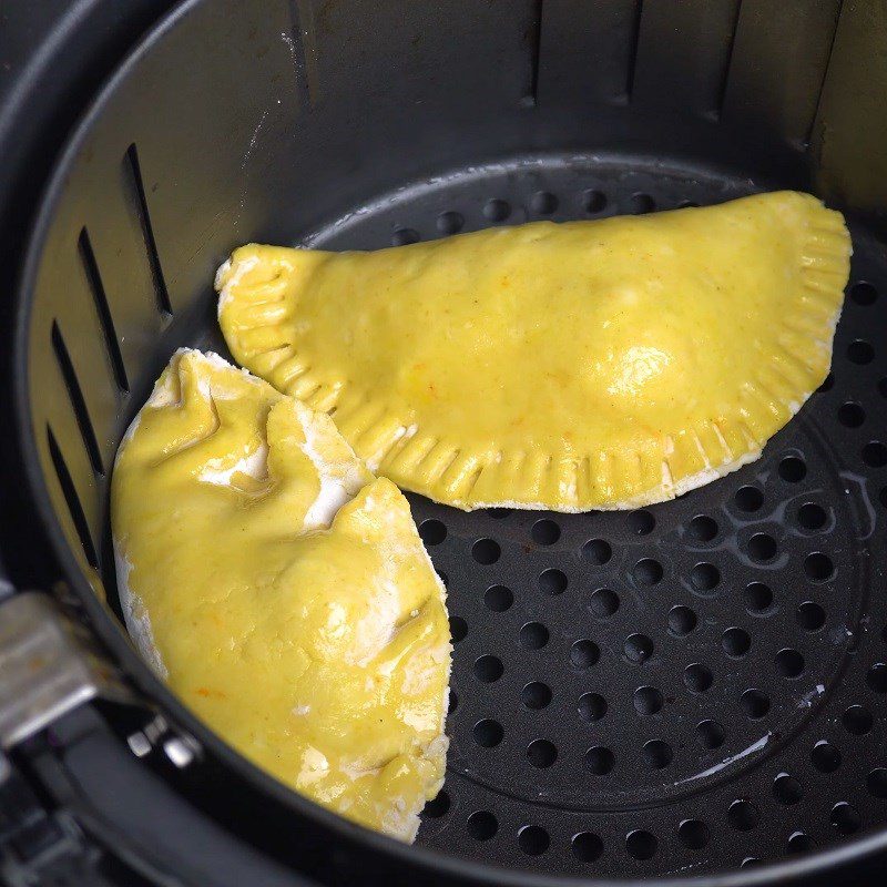 Step 4 Fry the dumplings (pillow cake) with meat using an air fryer