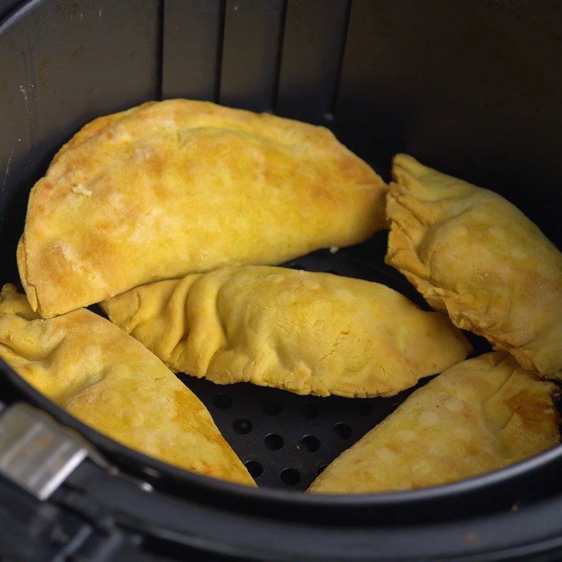 Step 4 Fry the dumplings (pillow cake) with meat using an air fryer