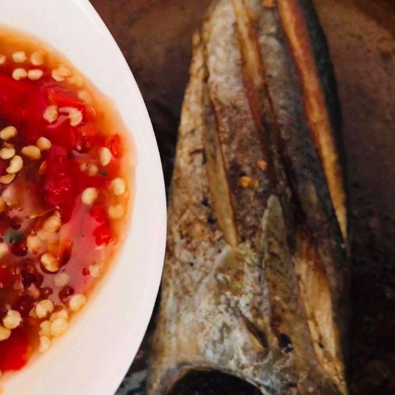 Step 2 Fried fish Fish fried with fish sauce