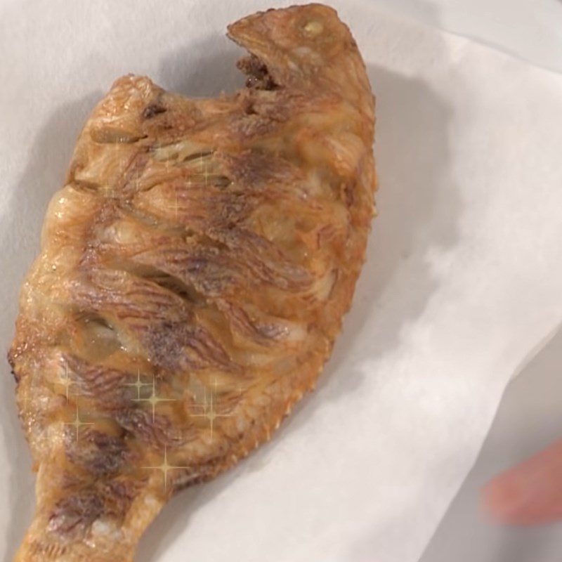 Step 2 Fry the fish Fried Red Tilapia with Mushroom Sauce