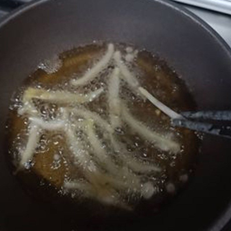 Step 2 Frying vegetarian anchovies