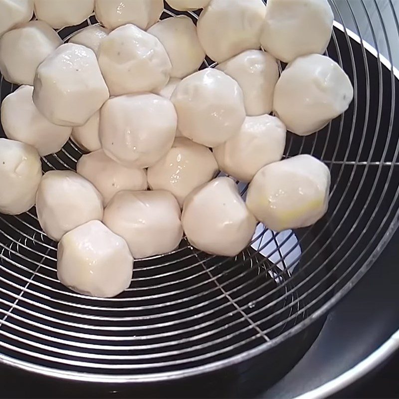 Step 2 Fry the fish balls for Curry Fish Ball Noodles