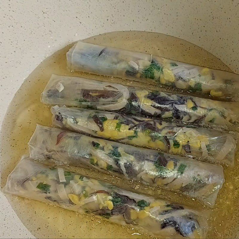 Step 4 Fry the spring rolls Vegetarian spring rolls rice paper