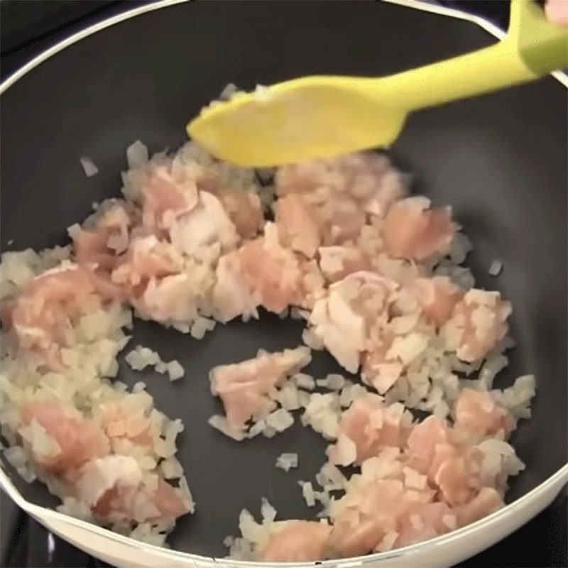 Step 2 Fry rice for Omurice