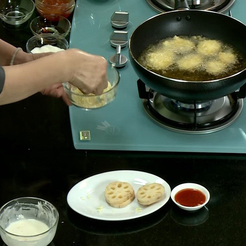 Step 4 Frying Lotus Root Crispy lotus root with sweet and sour sauce