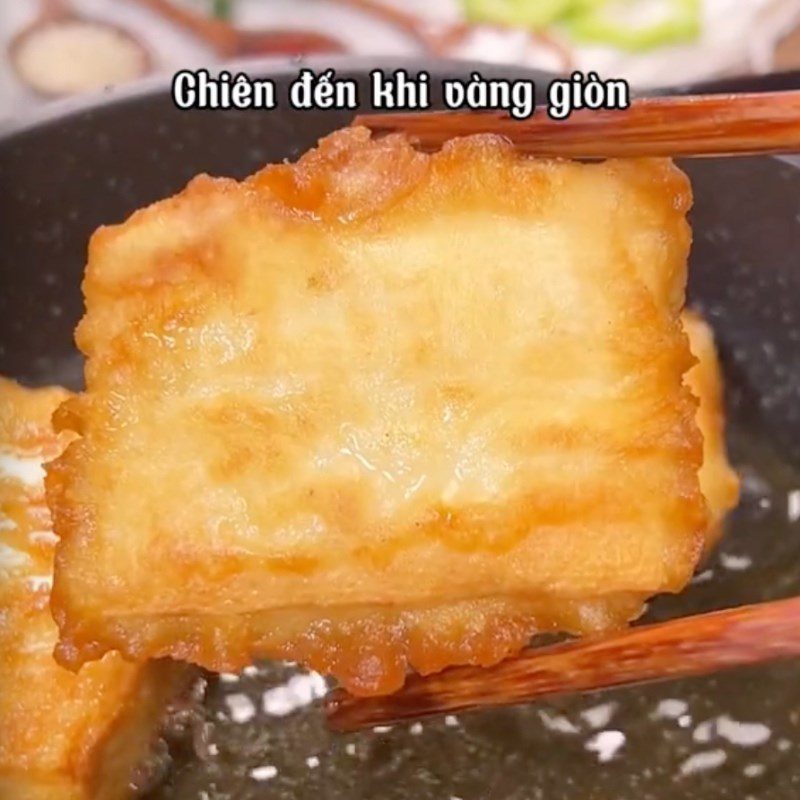 Step 3 Fry the tofu Tofu braised in soy sauce (Recipe shared by Tiktok Vegan Kitchen XANH)