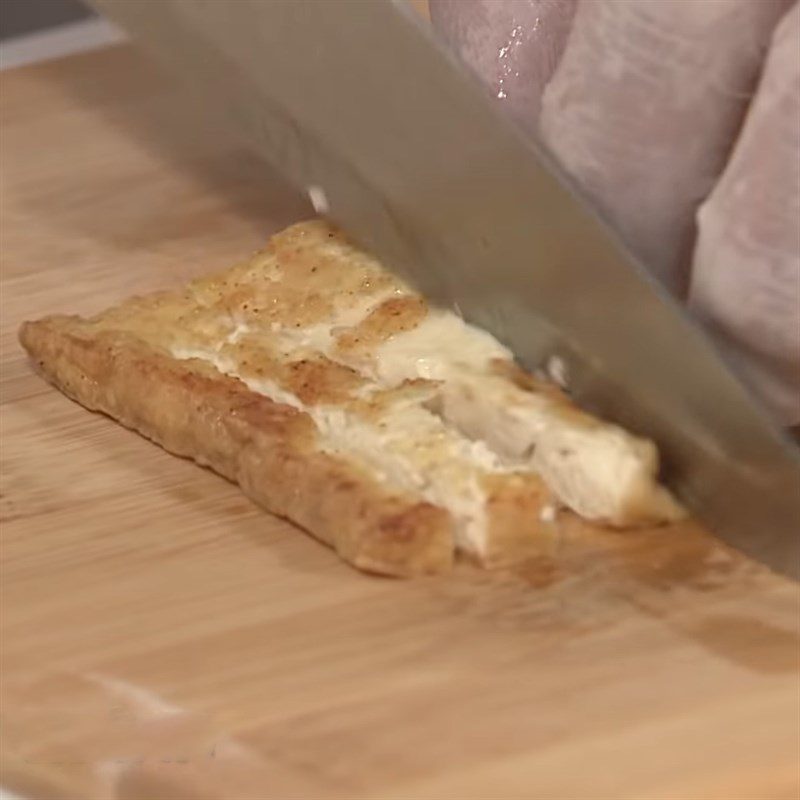 Step 1 Fry the tofu for the fried spring rolls