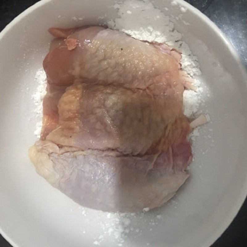 Step 2 Fry chicken thighs Japanese curry rice