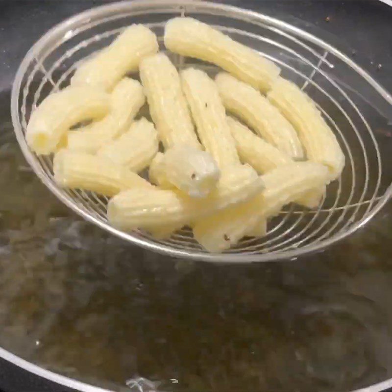 Step 2 Fry the noodles for garlic butter noodles