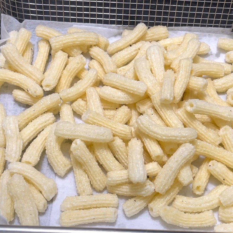 Step 2 Fry the noodles for garlic butter noodles