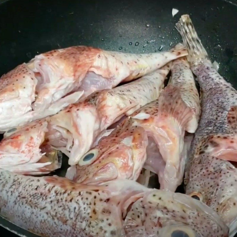 Step 3 Lightly Fry the Grouper Grouper Porridge