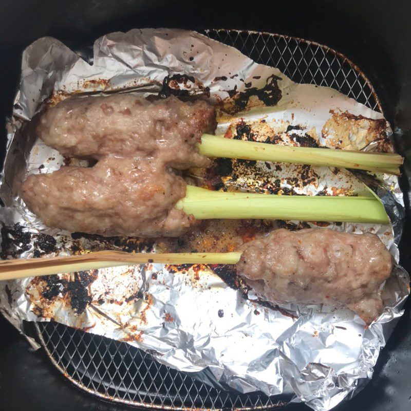 Step 5 Fry the lemongrass wrapped meat using an air fryer Fried lemongrass wrapped meat