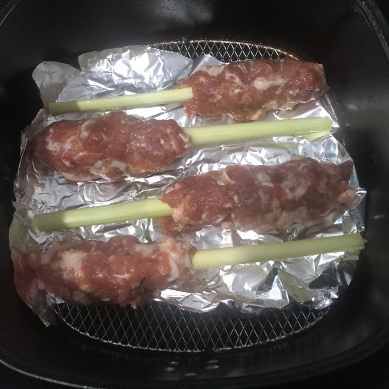 Step 5 Fry the lemongrass wrapped meat using an air fryer Fried lemongrass wrapped meat
