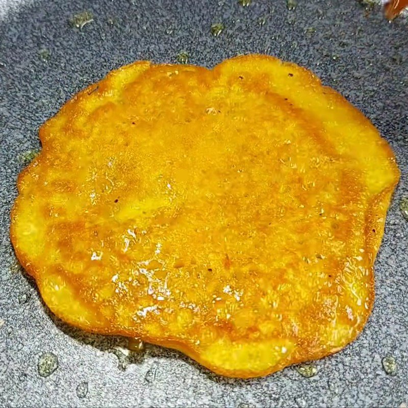 Step 4 Fry the eggs Vegetarian fried egg from mushrooms