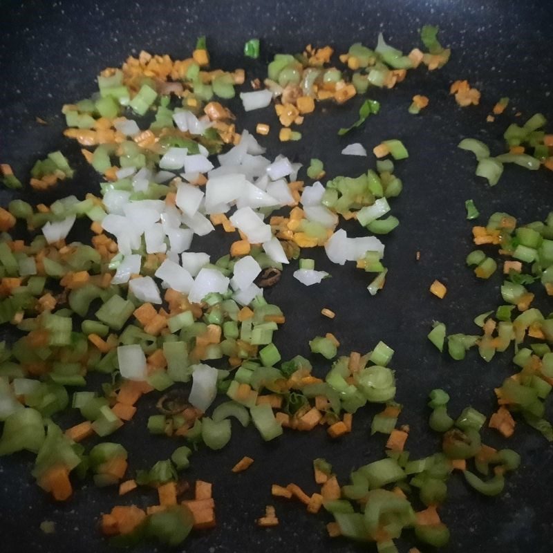 Step 3 Fry the eggs with vegetables Fried eggs with vegetables