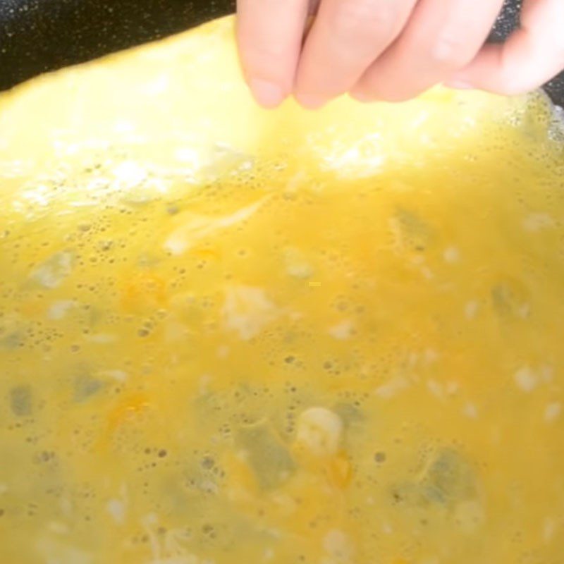 Step 2 Fry the Eggs for Traditional Vegetable Somen Noodles