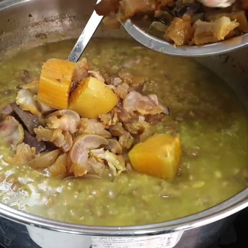 Step 8 Add beef and papaya to cook Beef Porridge