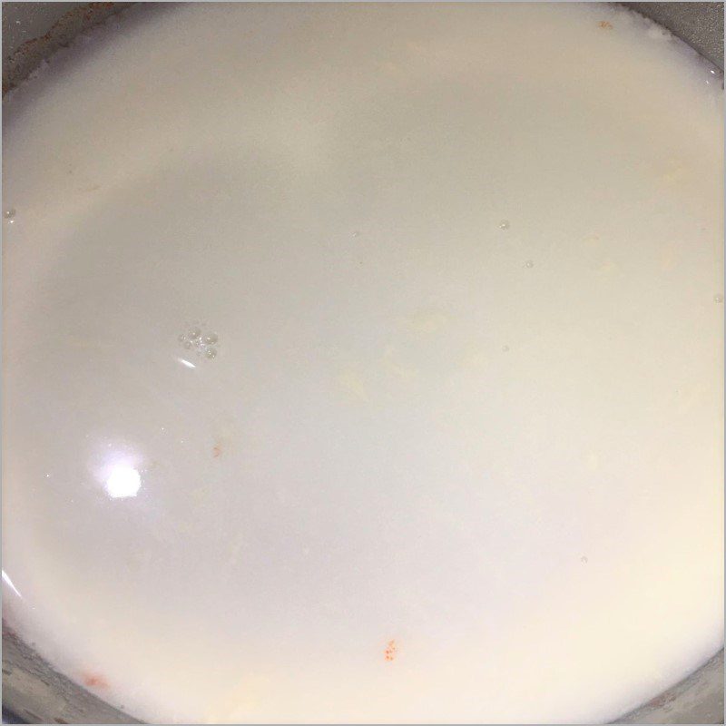 Step 4 Pour the jelly mixture into the mold Watermelon milk jelly (recipe shared by users)