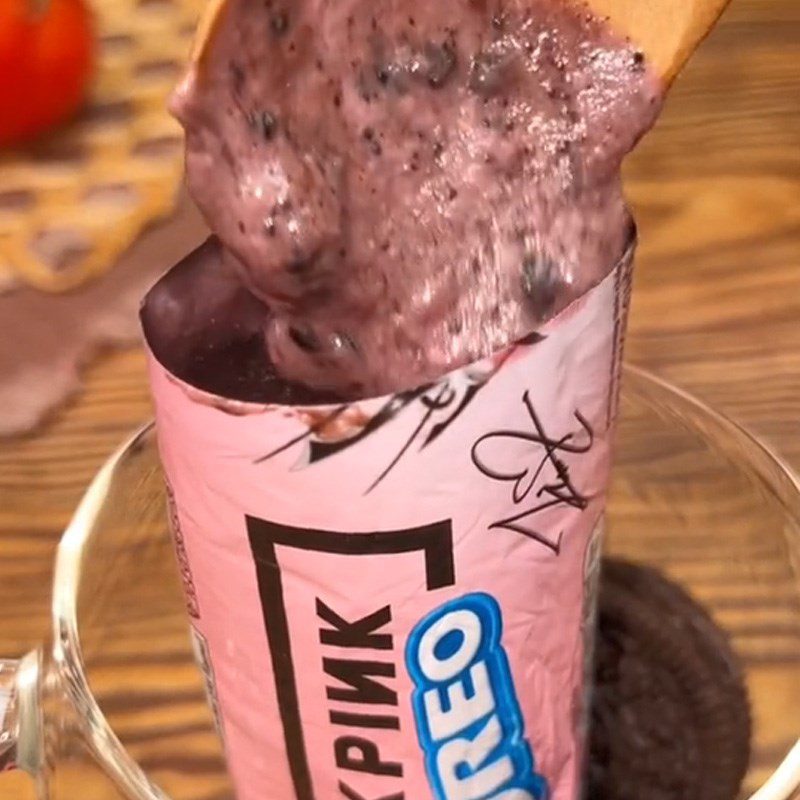 Step 3 Pour the ice cream into the mold How to make Oreo ice cream (Recipe shared from TikTok Cooking with TasteVN)