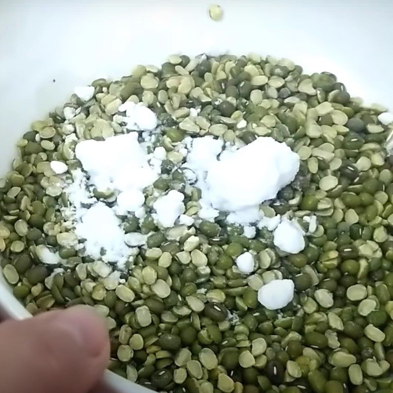 Step 1 Prepare the beans and sticky rice Whole Green Bean Sticky Rice
