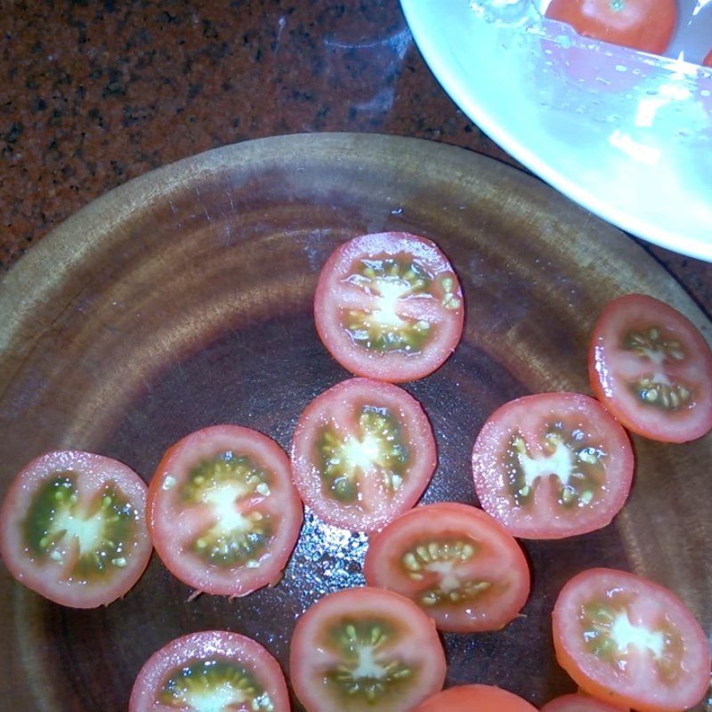 Step 1 Prepare ingredients for tomato yogurt smoothie