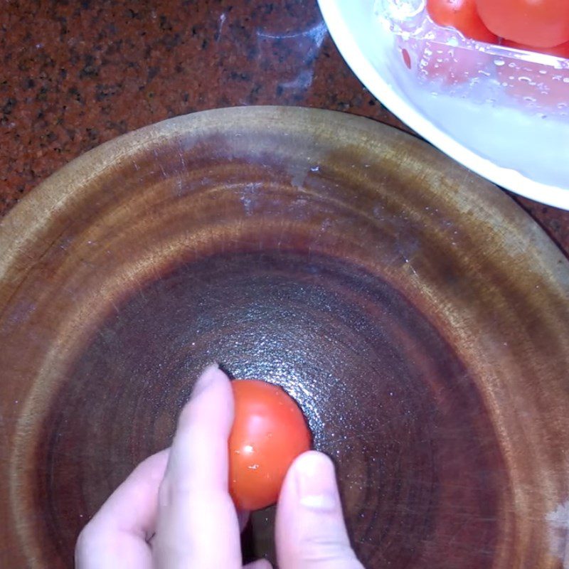 Step 1 Prepare ingredients for tomato yogurt smoothie