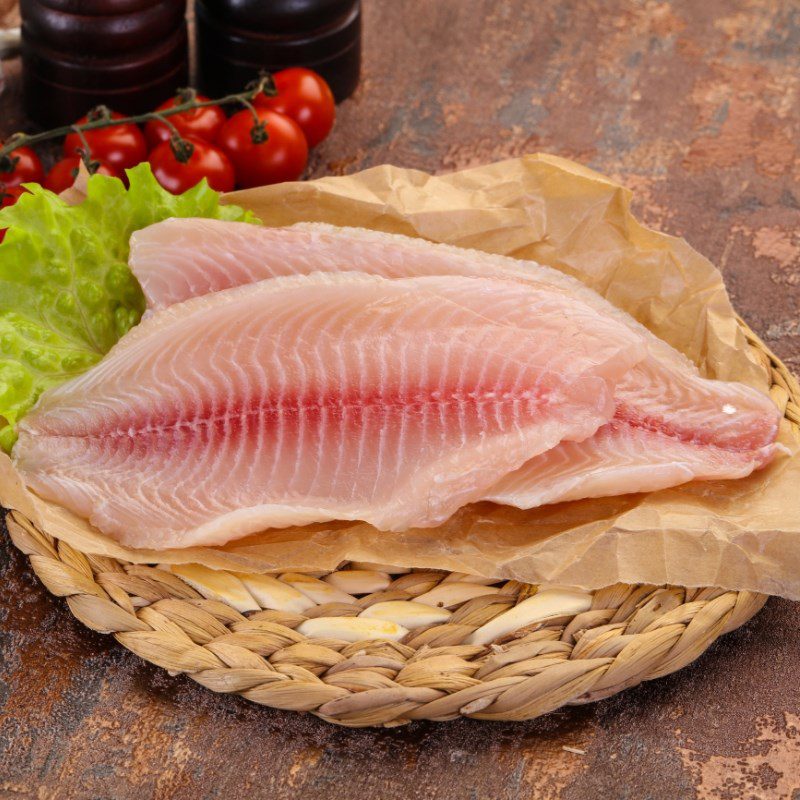 Step 1 Prepare the ingredients for Salted Hong Kong Red Tilapia