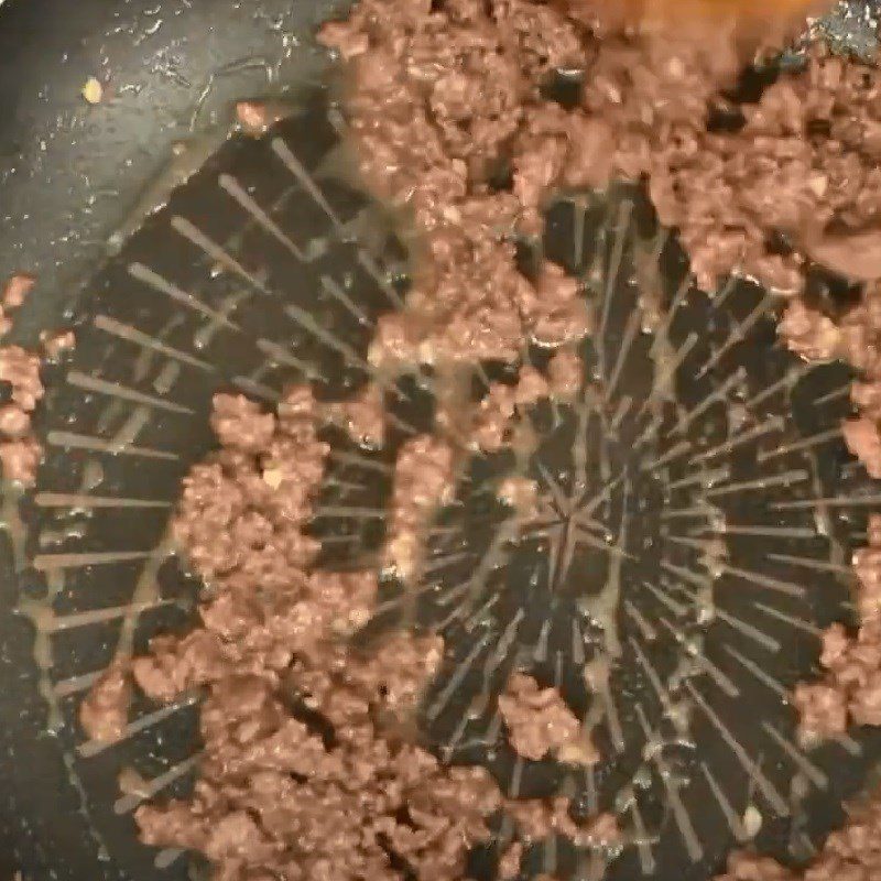 Step 3 Stir-fried beef Rice balls