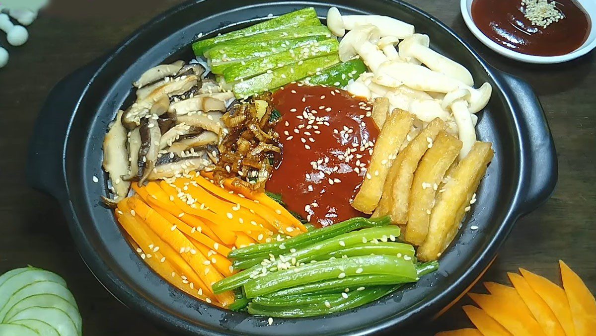 2 simple and delicious ways to make vegetarian mixed rice at home 22 Vegetarian mixed rice with soy sauce