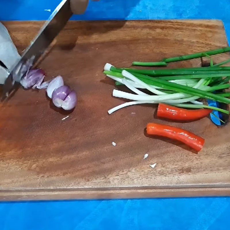Step 1 Prepare ingredients for coconut heart braised pork