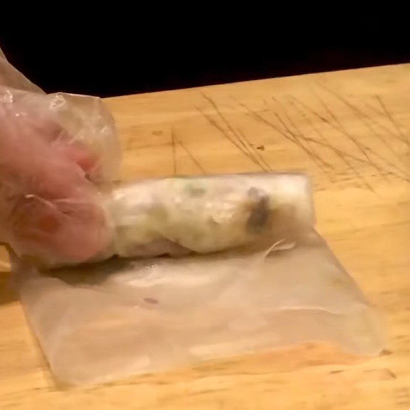 Step 4 Roll the spring rolls Mackerel spring rolls with cassava
