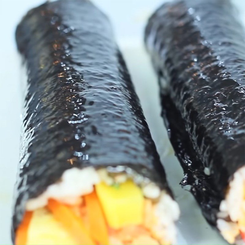 Step 5 Rolling Kimbap Spicy Tuna Kimbap