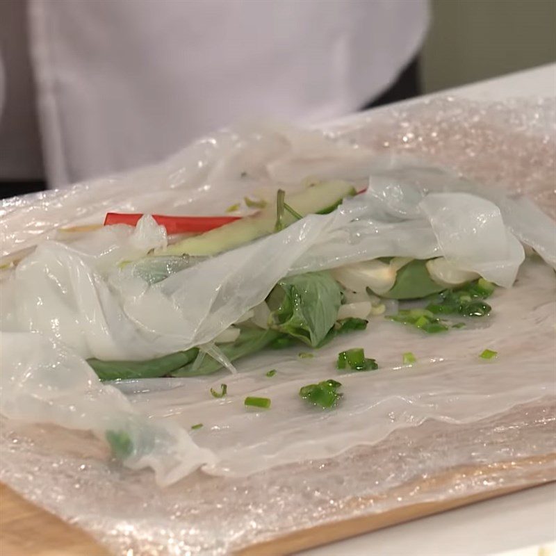 Step 4 Rice noodle rolls Fried pork sausage rolls