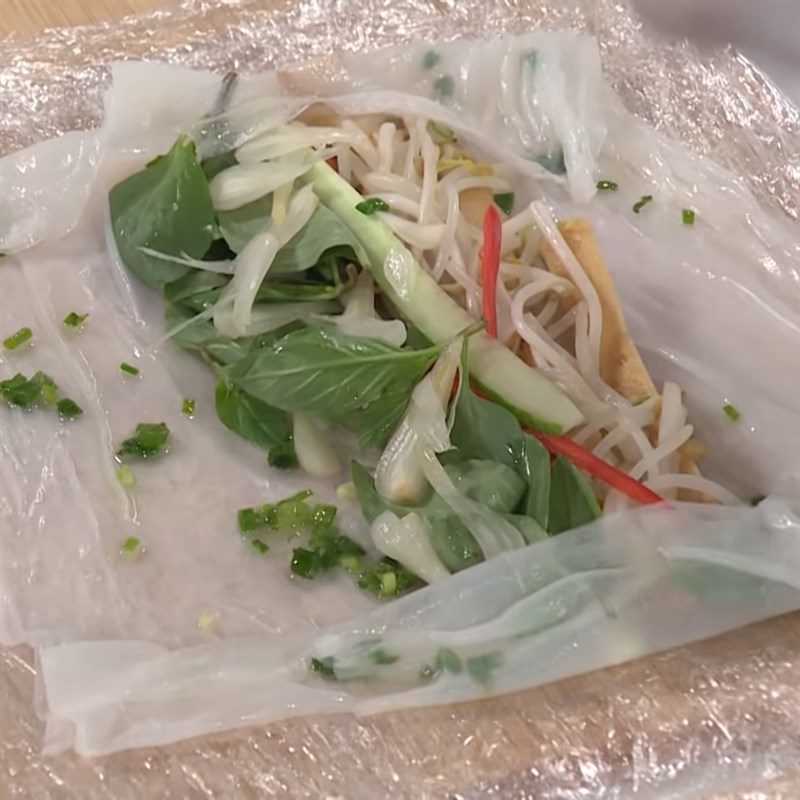 Step 4 Rice noodle rolls Fried pork sausage rolls