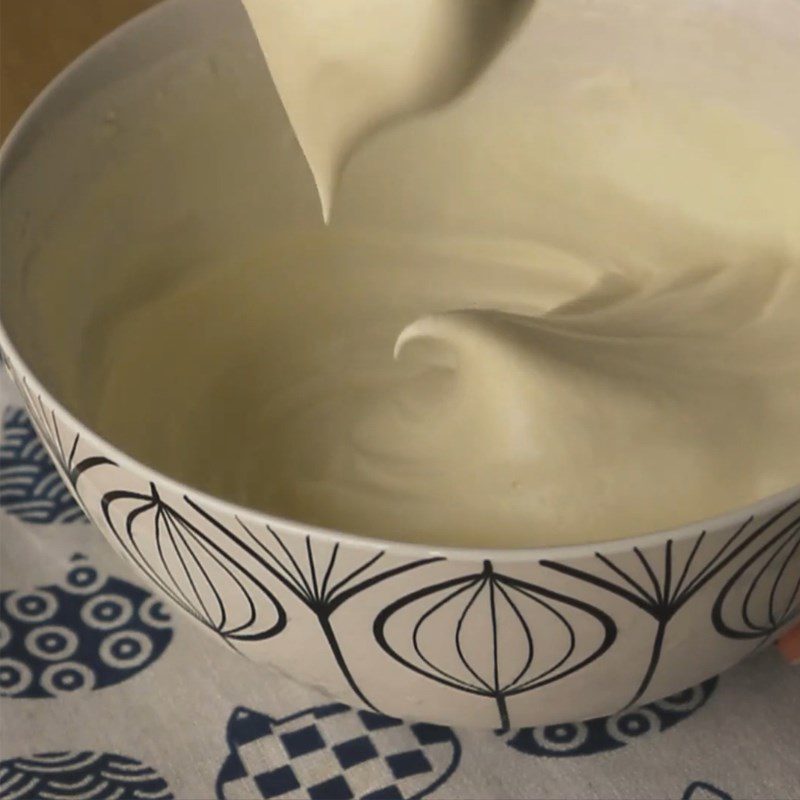 Step 4 Whip the cream Cream cheese strawberry yogurt