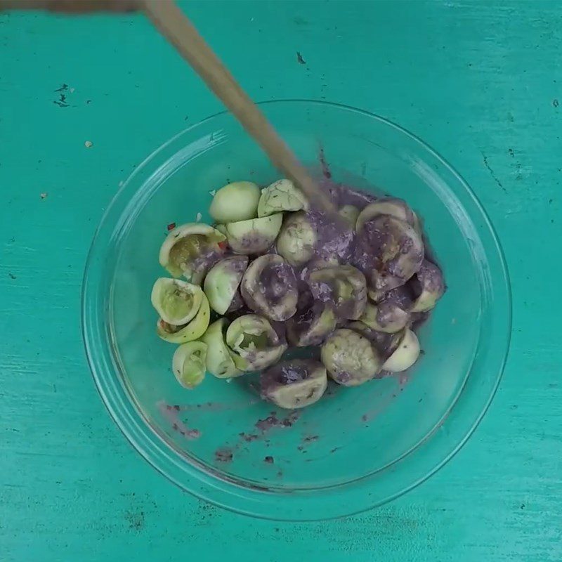 Step 3 Mix eggplant with shrimp paste