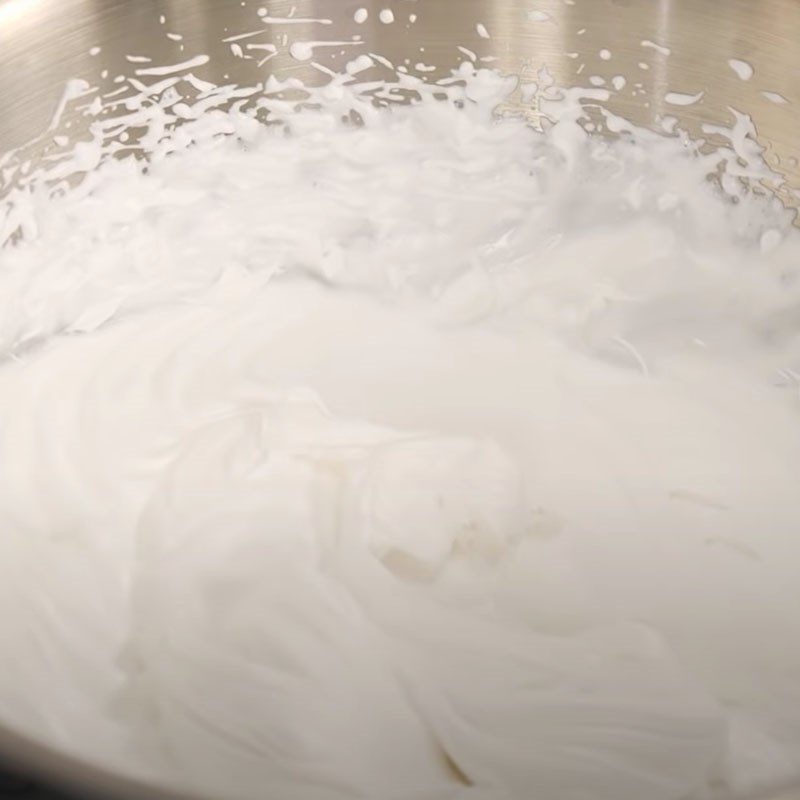 Step 2 Whipping the cream Soursop cream