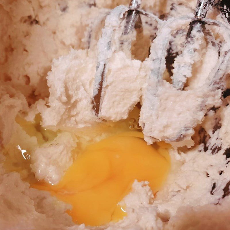 Step 1 Beat the egg and butter mixture Pound Cake