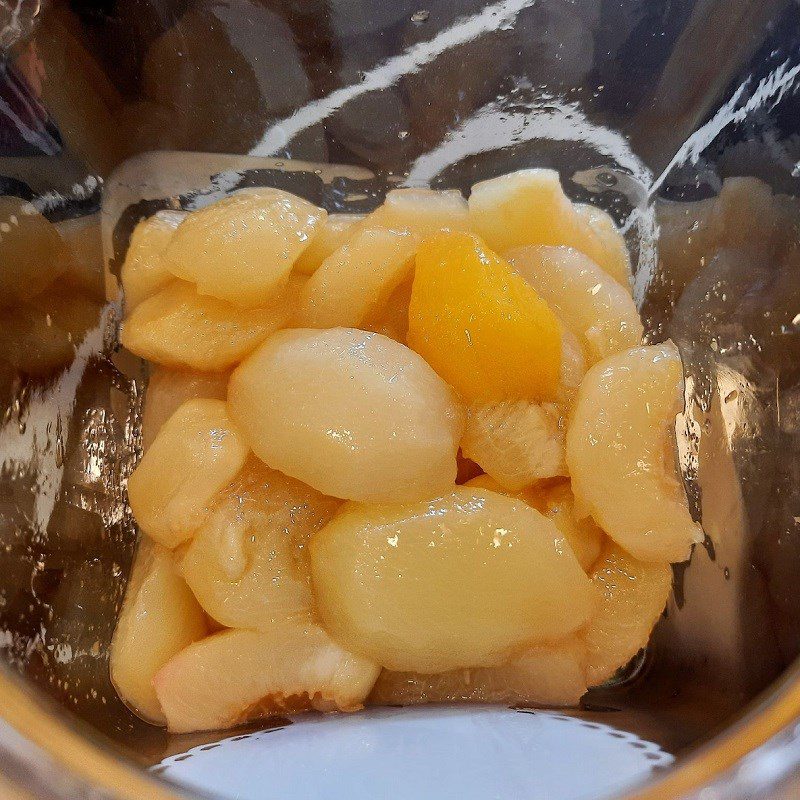 Step 4 Soaking Peaches Soaked peaches (recipe shared by user)