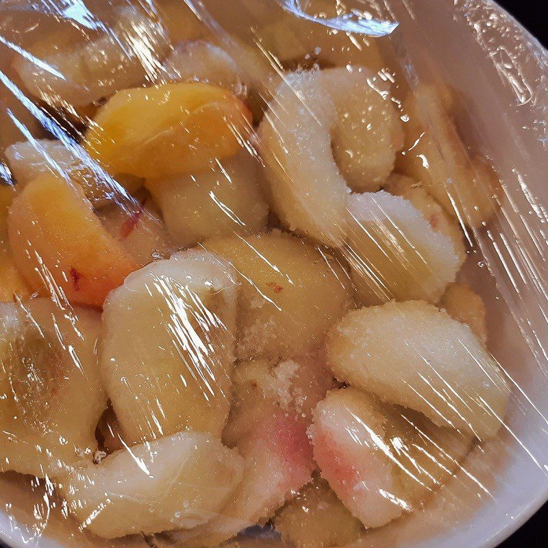 Step 2 Marinate peaches in syrup (recipe shared by users)