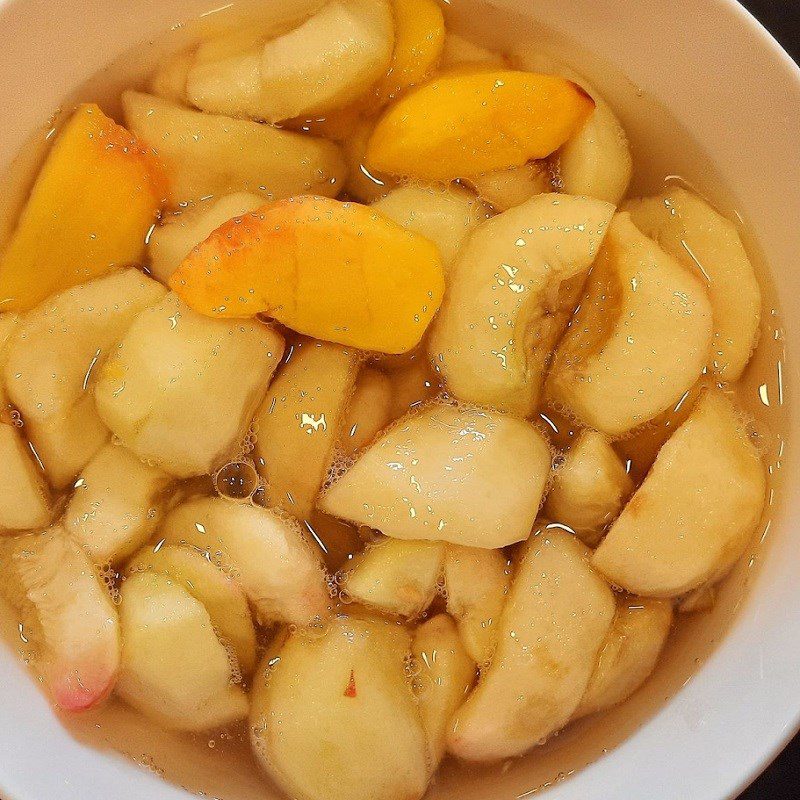 Step 2 Marinate peaches in syrup (recipe shared by users)