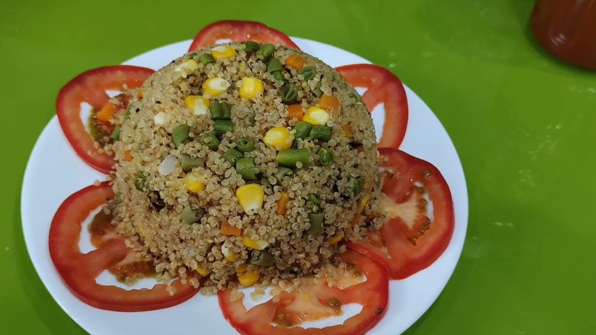 2 Easy Ways to Cook Quinoa (Buckwheat) with a Convenient Rice Cooker for Health Benefits 10 Quinoa (quinoa) mixed with vegetables cooked in a rice cooker