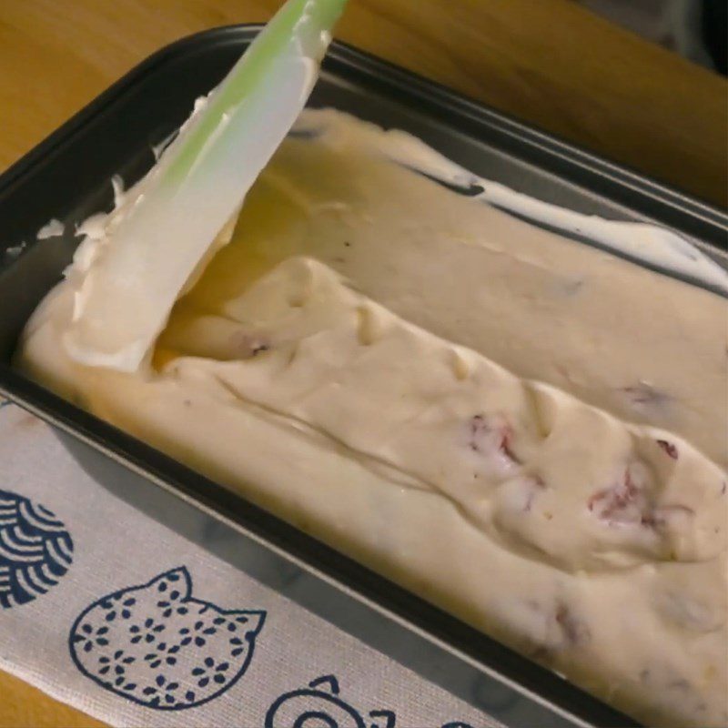 Step 6 Pouring into the mold Strawberry Cheese Yogurt Ice Cream